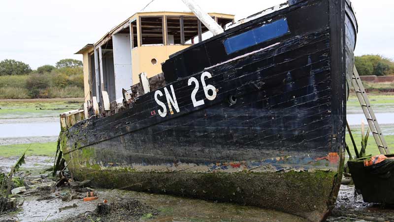 Clean a Boat Hull