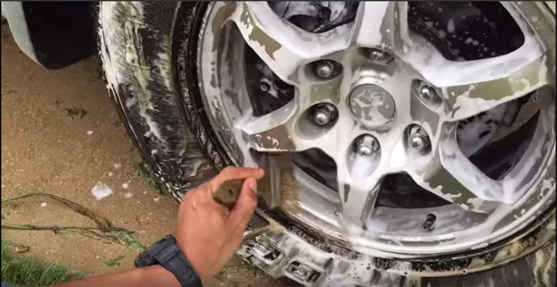 Car Wash Method- Clean the Wheels and Tires